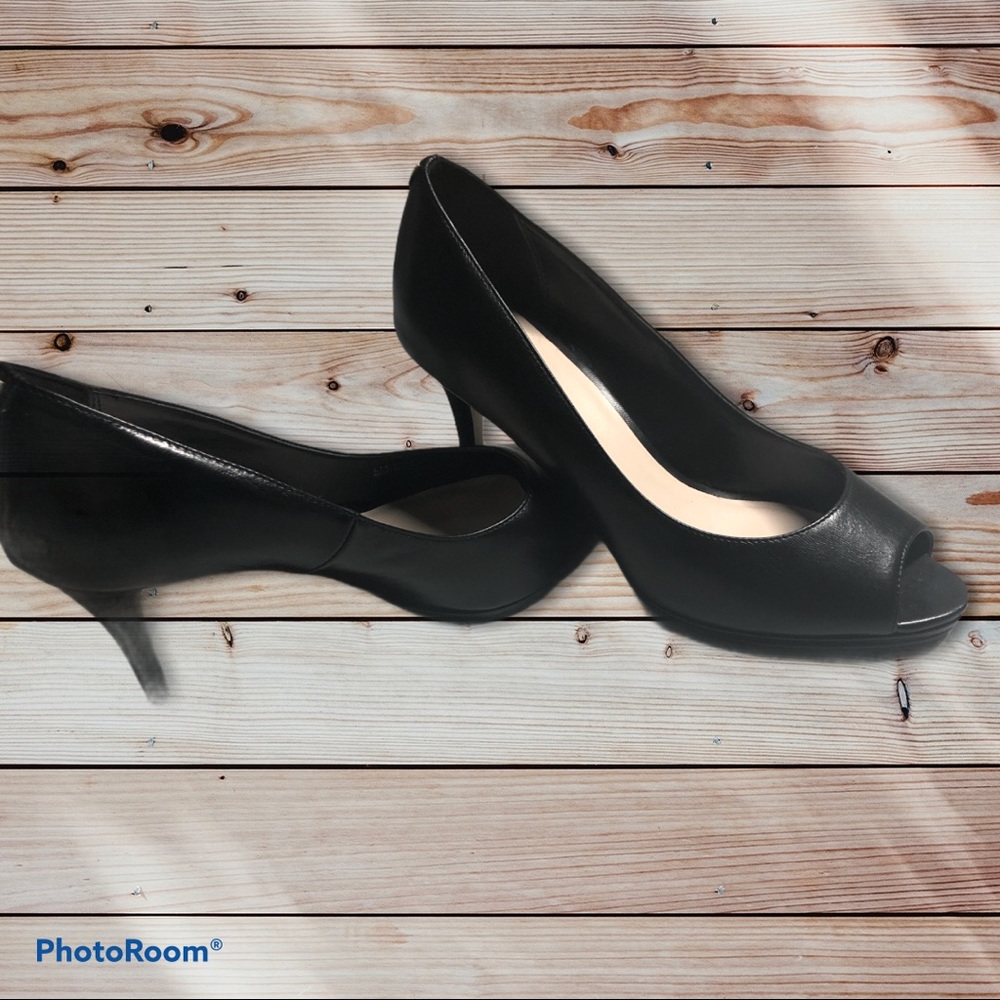 Cole Haan Black Leather Heels Size 7